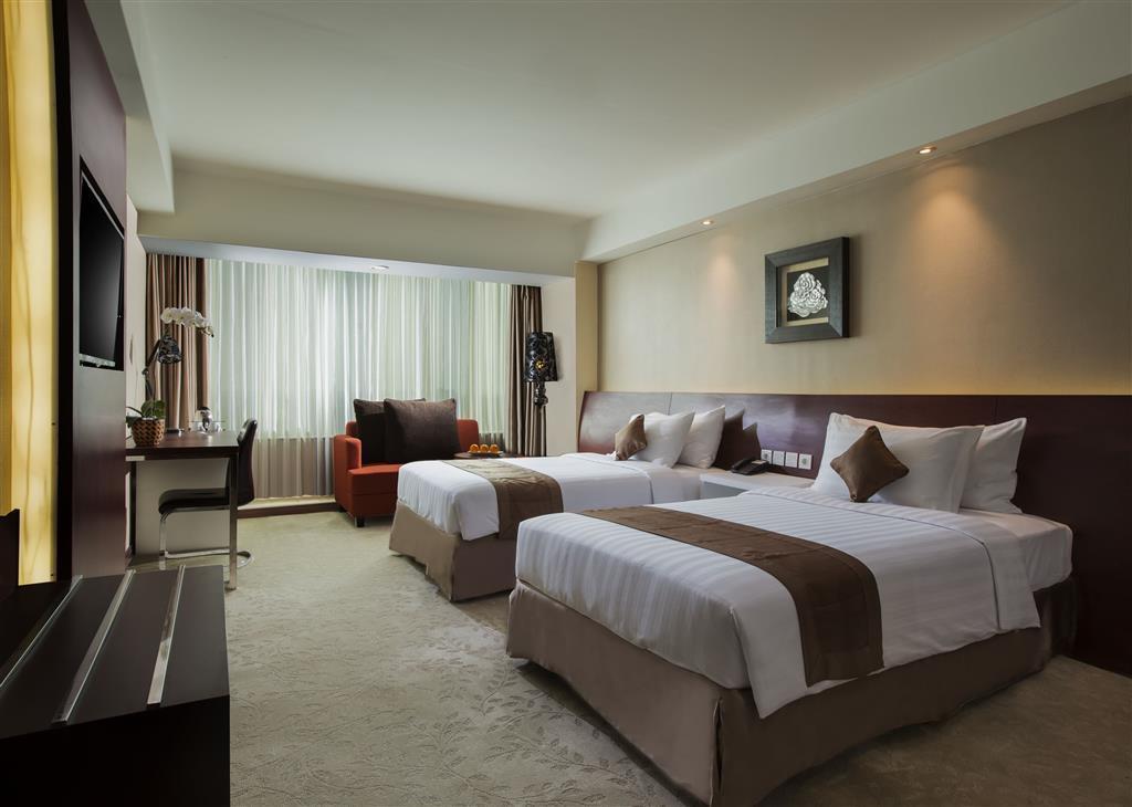 เดอะ อลานา โยกยาการ์ตา โฮเต็ล แอนด์ คอนเวนชั่น เซ็นเตอร์ Hotel สเลมาน ภายนอก รูปภาพ