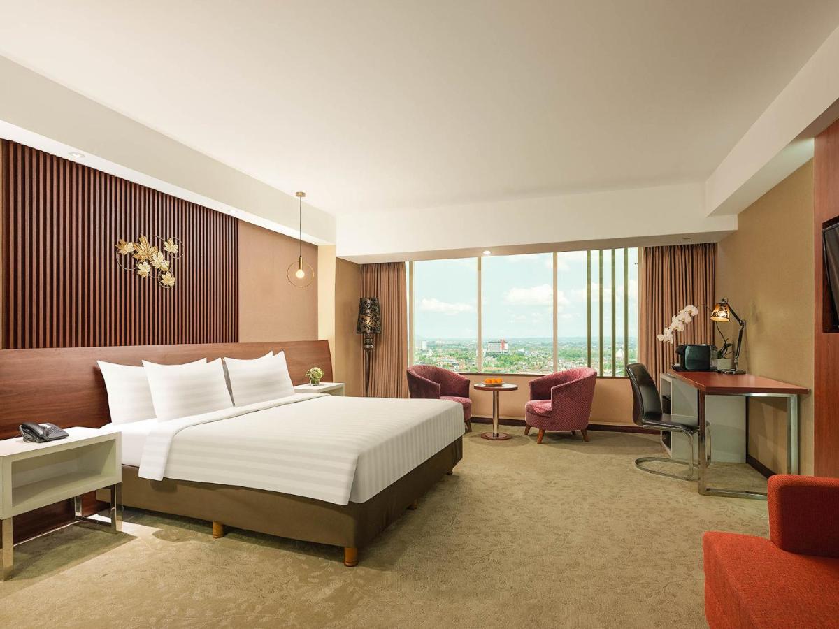 เดอะ อลานา โยกยาการ์ตา โฮเต็ล แอนด์ คอนเวนชั่น เซ็นเตอร์ Hotel สเลมาน ภายนอก รูปภาพ