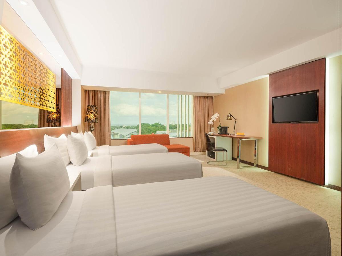 เดอะ อลานา โยกยาการ์ตา โฮเต็ล แอนด์ คอนเวนชั่น เซ็นเตอร์ Hotel สเลมาน ภายนอก รูปภาพ