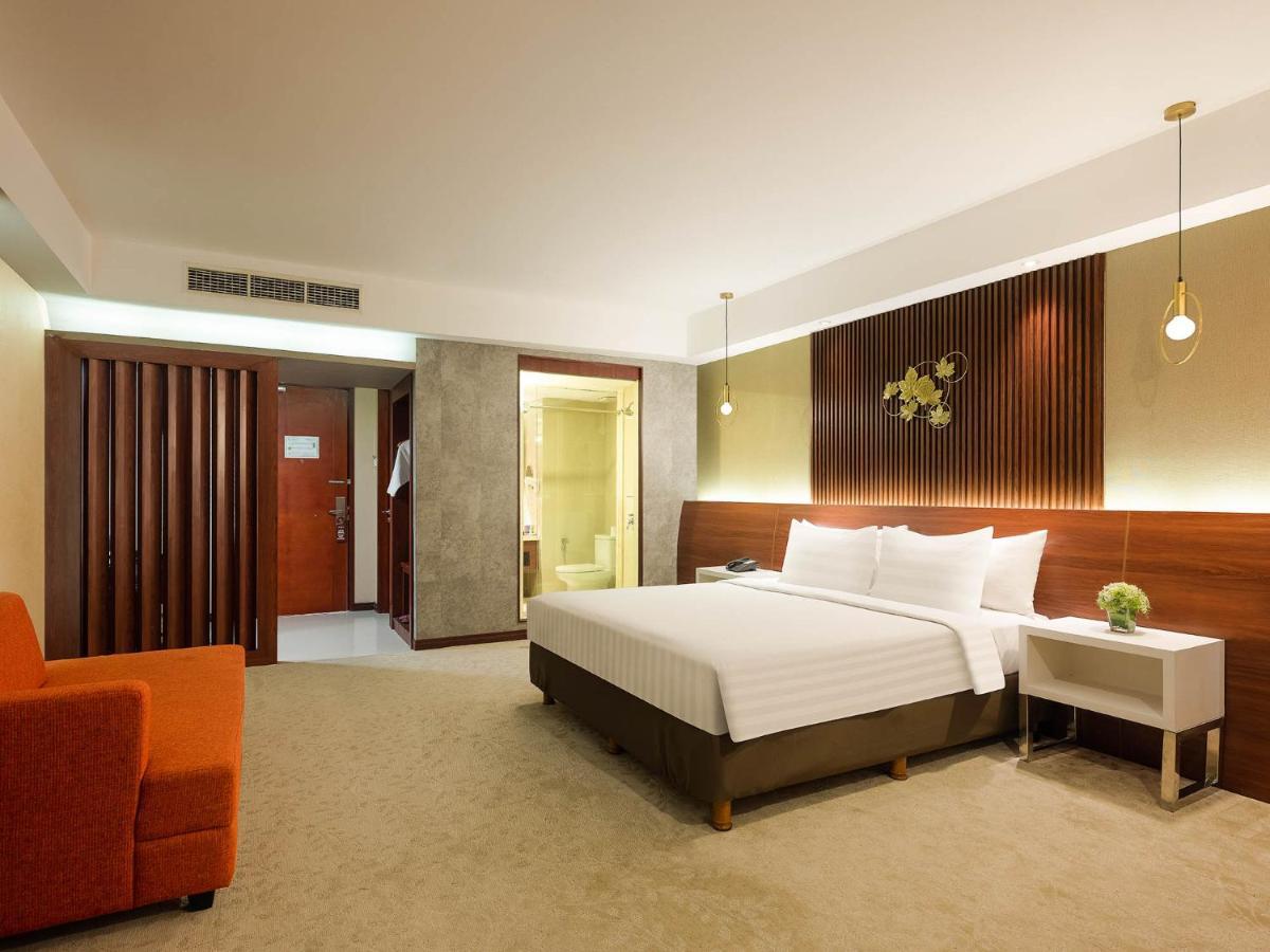 เดอะ อลานา โยกยาการ์ตา โฮเต็ล แอนด์ คอนเวนชั่น เซ็นเตอร์ Hotel สเลมาน ภายนอก รูปภาพ