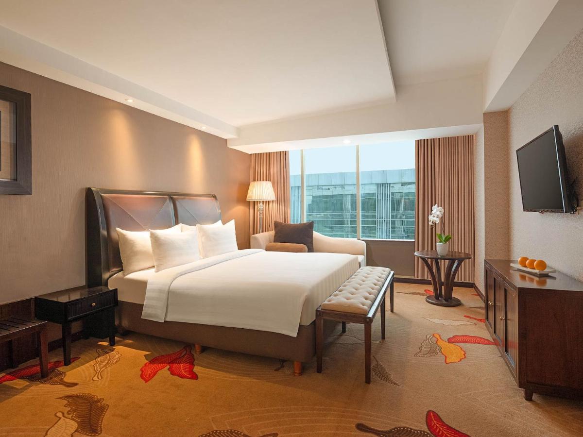 เดอะ อลานา โยกยาการ์ตา โฮเต็ล แอนด์ คอนเวนชั่น เซ็นเตอร์ Hotel สเลมาน ภายนอก รูปภาพ