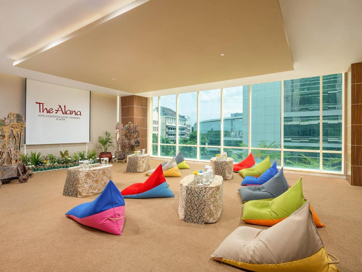 เดอะ อลานา โยกยาการ์ตา โฮเต็ล แอนด์ คอนเวนชั่น เซ็นเตอร์ Hotel สเลมาน ภายนอก รูปภาพ