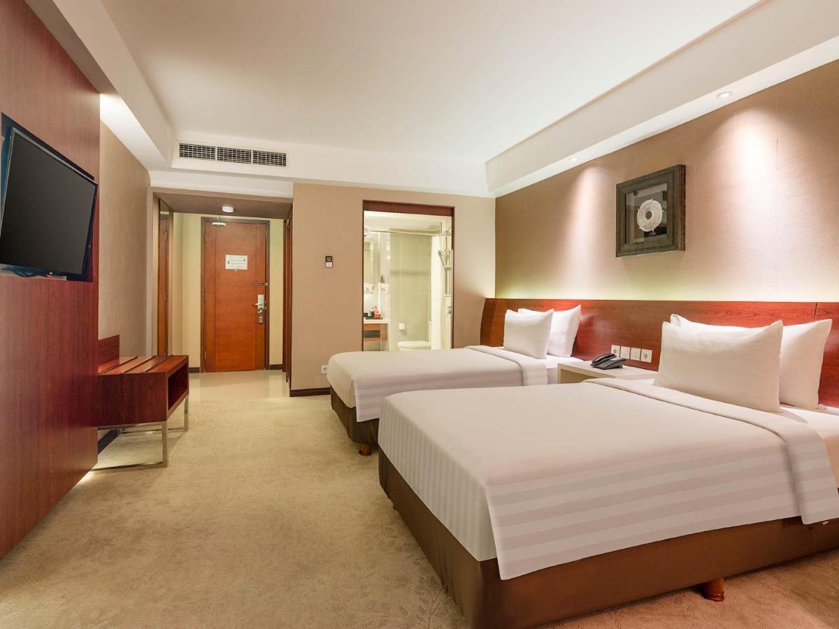 เดอะ อลานา โยกยาการ์ตา โฮเต็ล แอนด์ คอนเวนชั่น เซ็นเตอร์ Hotel สเลมาน ภายนอก รูปภาพ