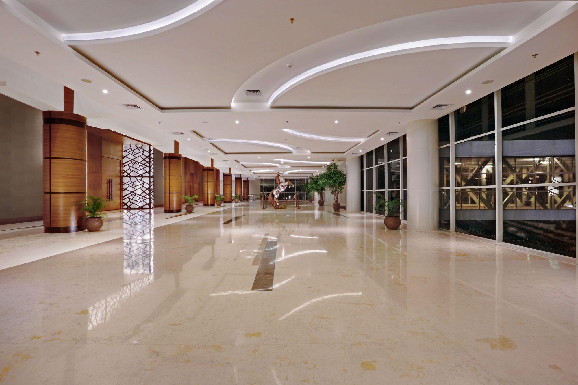 เดอะ อลานา โยกยาการ์ตา โฮเต็ล แอนด์ คอนเวนชั่น เซ็นเตอร์ Hotel สเลมาน ภายนอก รูปภาพ