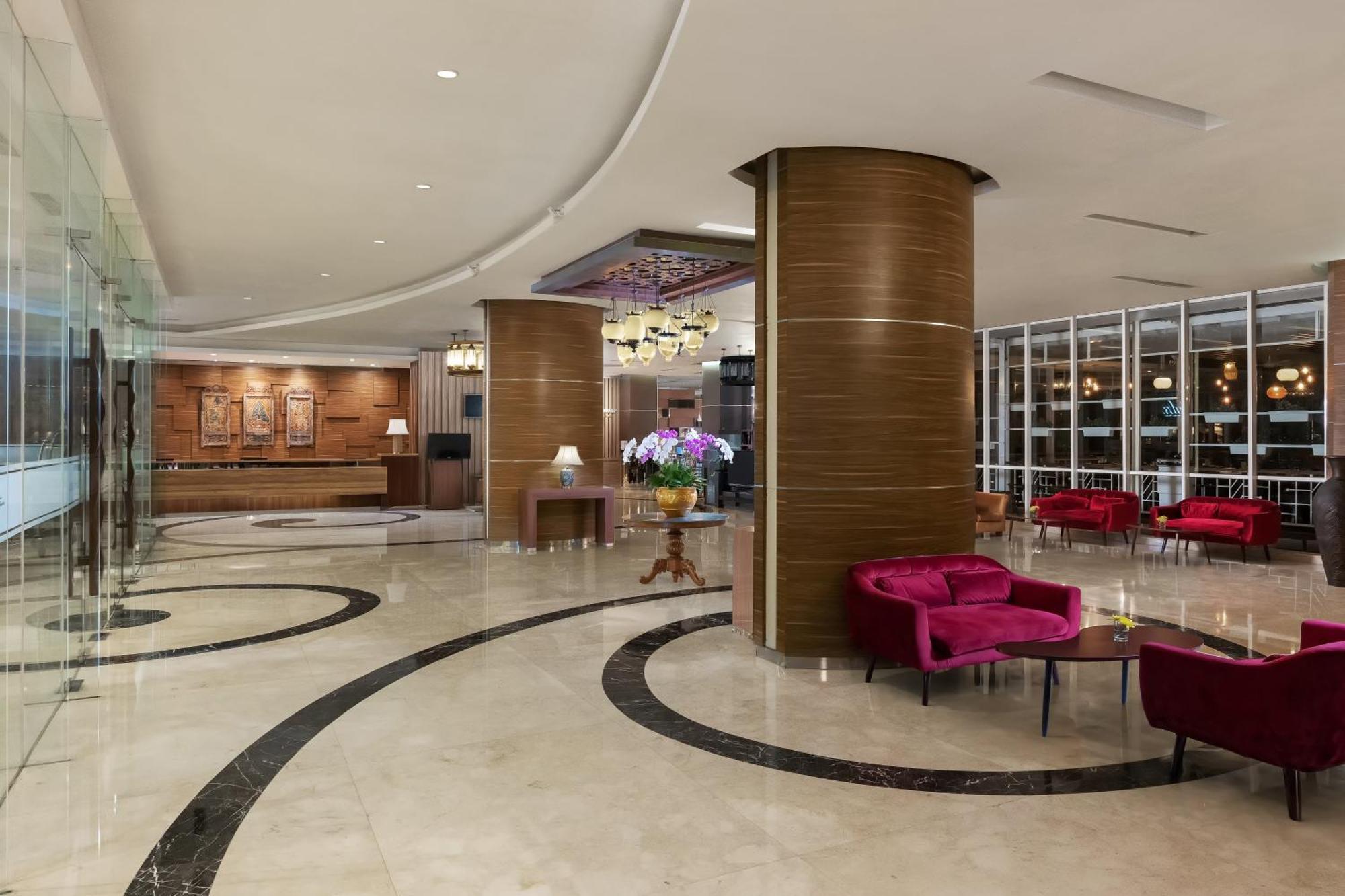 เดอะ อลานา โยกยาการ์ตา โฮเต็ล แอนด์ คอนเวนชั่น เซ็นเตอร์ Hotel สเลมาน ภายนอก รูปภาพ