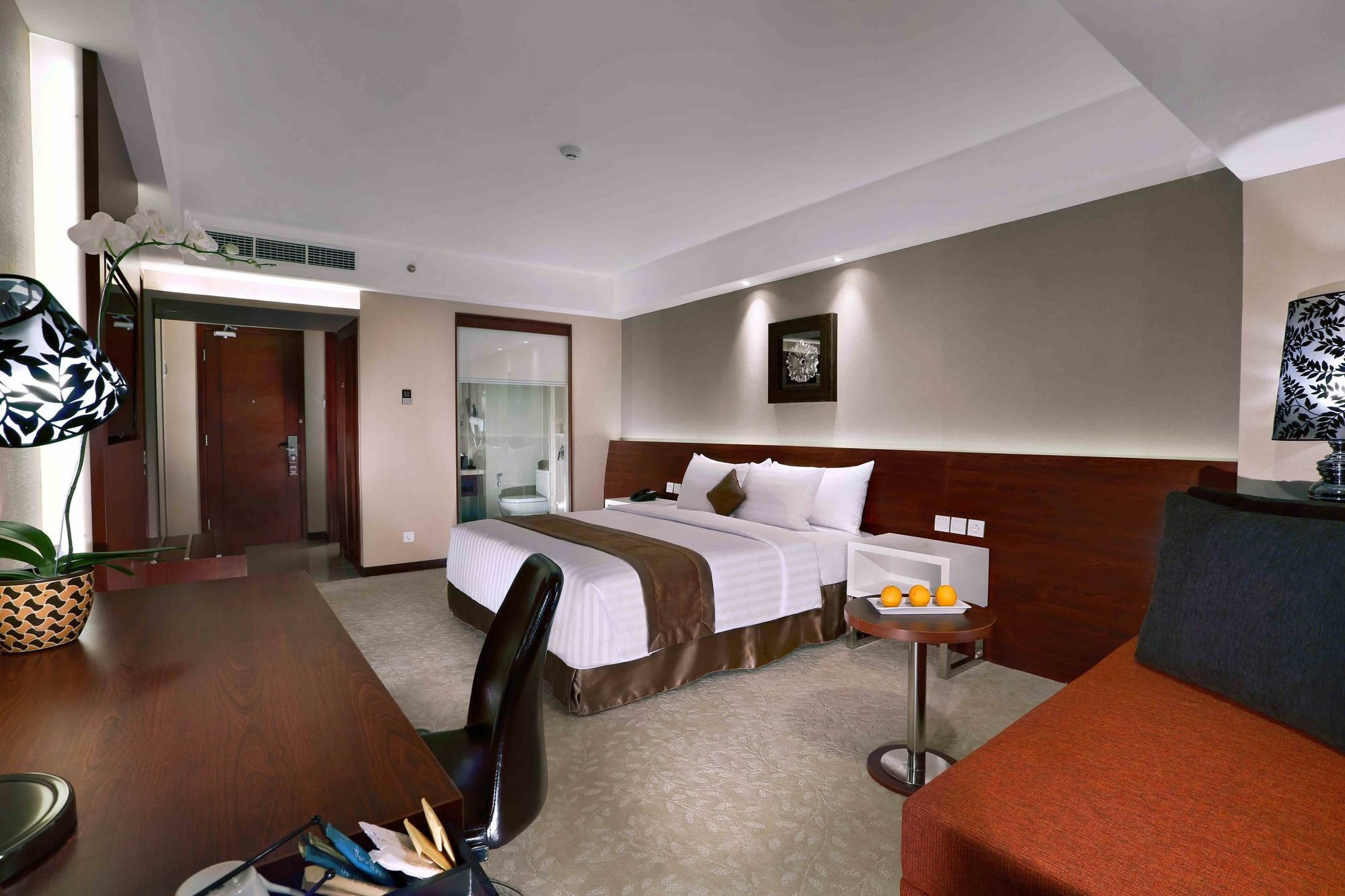 เดอะ อลานา โยกยาการ์ตา โฮเต็ล แอนด์ คอนเวนชั่น เซ็นเตอร์ Hotel สเลมาน ภายนอก รูปภาพ