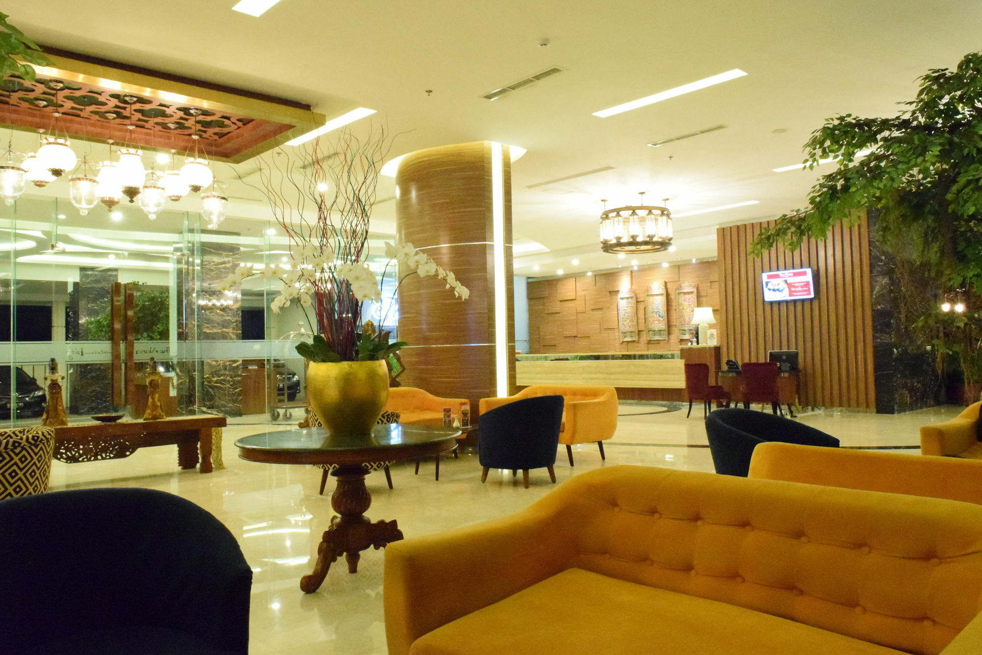 เดอะ อลานา โยกยาการ์ตา โฮเต็ล แอนด์ คอนเวนชั่น เซ็นเตอร์ Hotel สเลมาน ภายนอก รูปภาพ